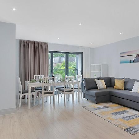Spacious, 3 Bedroom, 2 Bathroom, Surbiton Esterno foto
