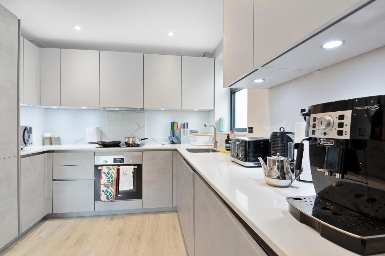 Spacious, 3 Bedroom, 2 Bathroom, Surbiton Esterno foto