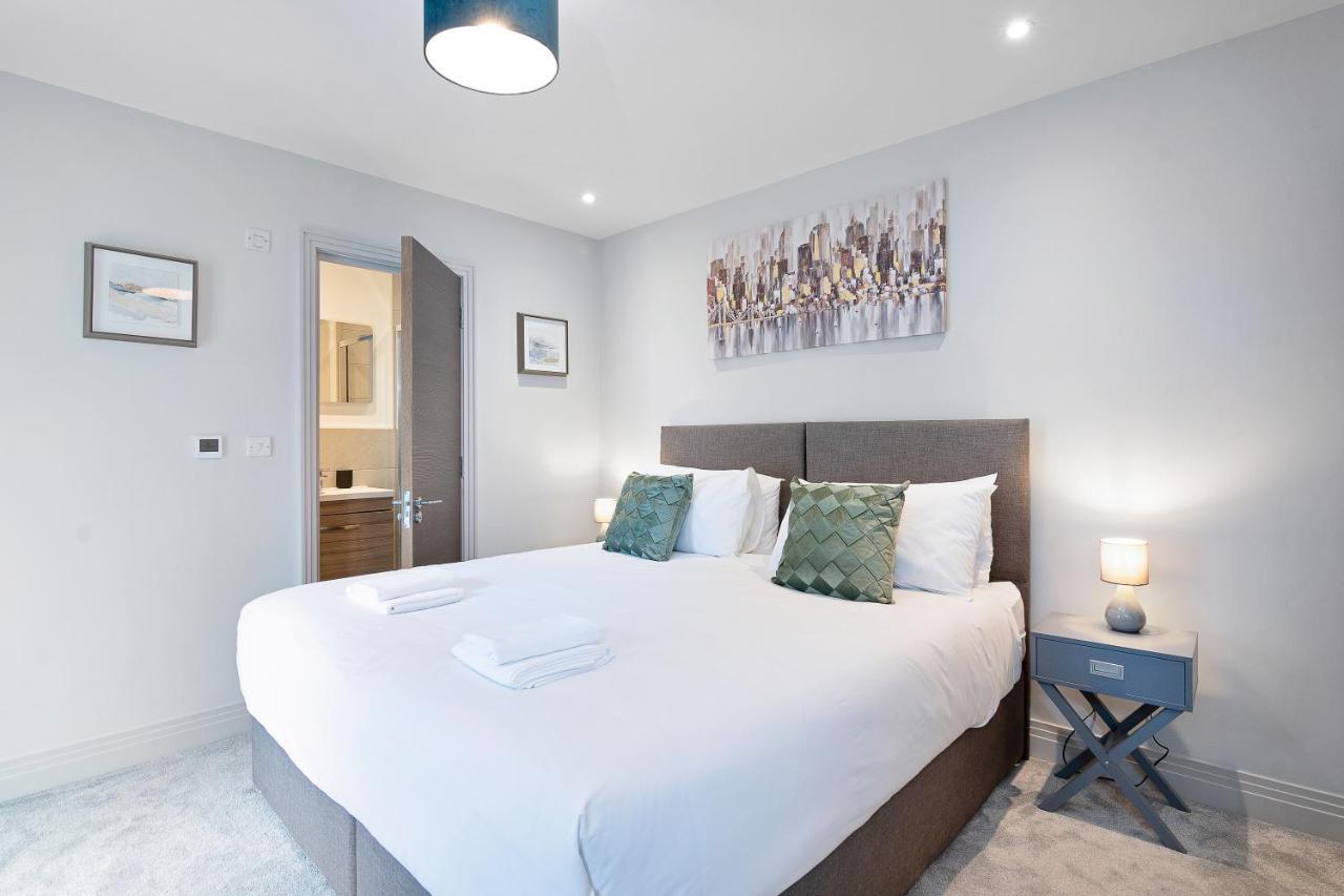 Spacious, 3 Bedroom, 2 Bathroom, Surbiton Esterno foto