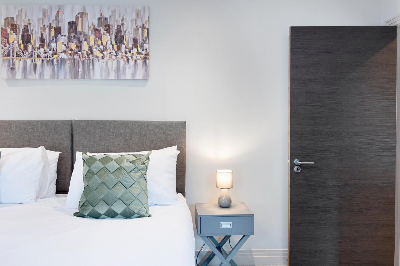 Spacious, 3 Bedroom, 2 Bathroom, Surbiton Esterno foto
