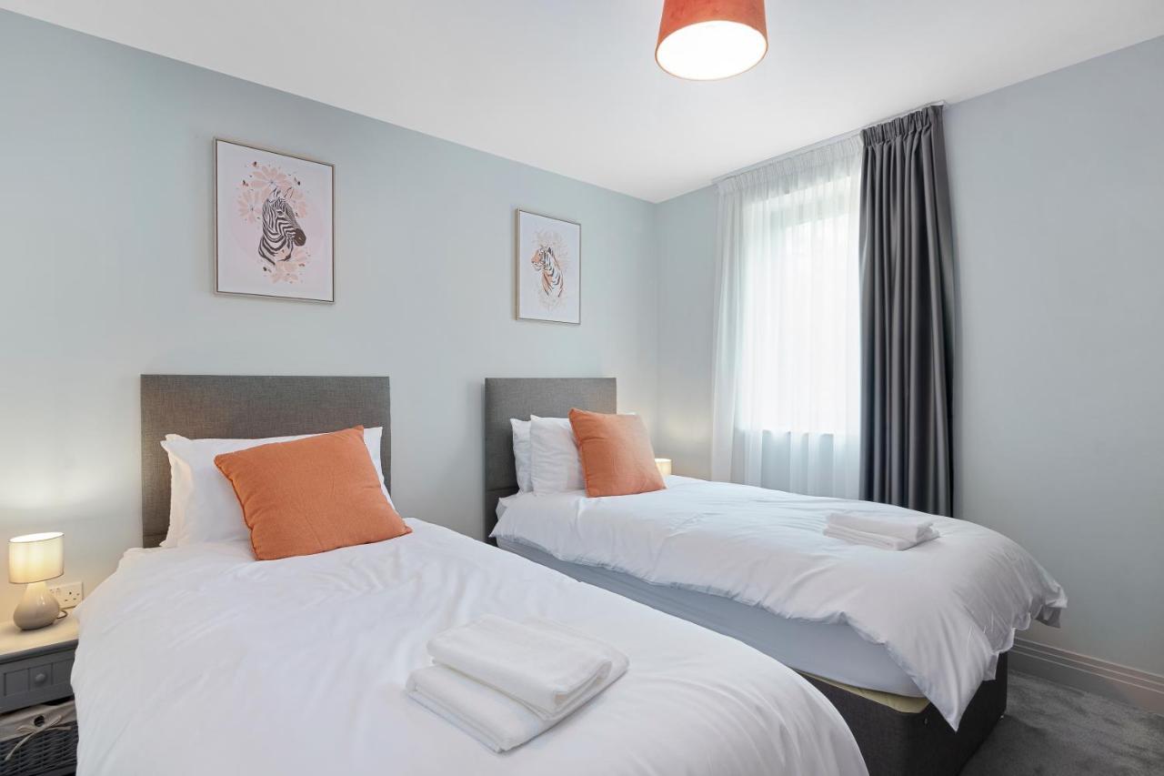 Spacious, 3 Bedroom, 2 Bathroom, Surbiton Esterno foto