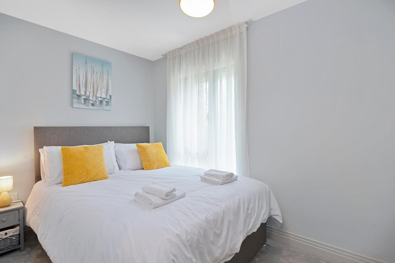 Spacious, 3 Bedroom, 2 Bathroom, Surbiton Esterno foto