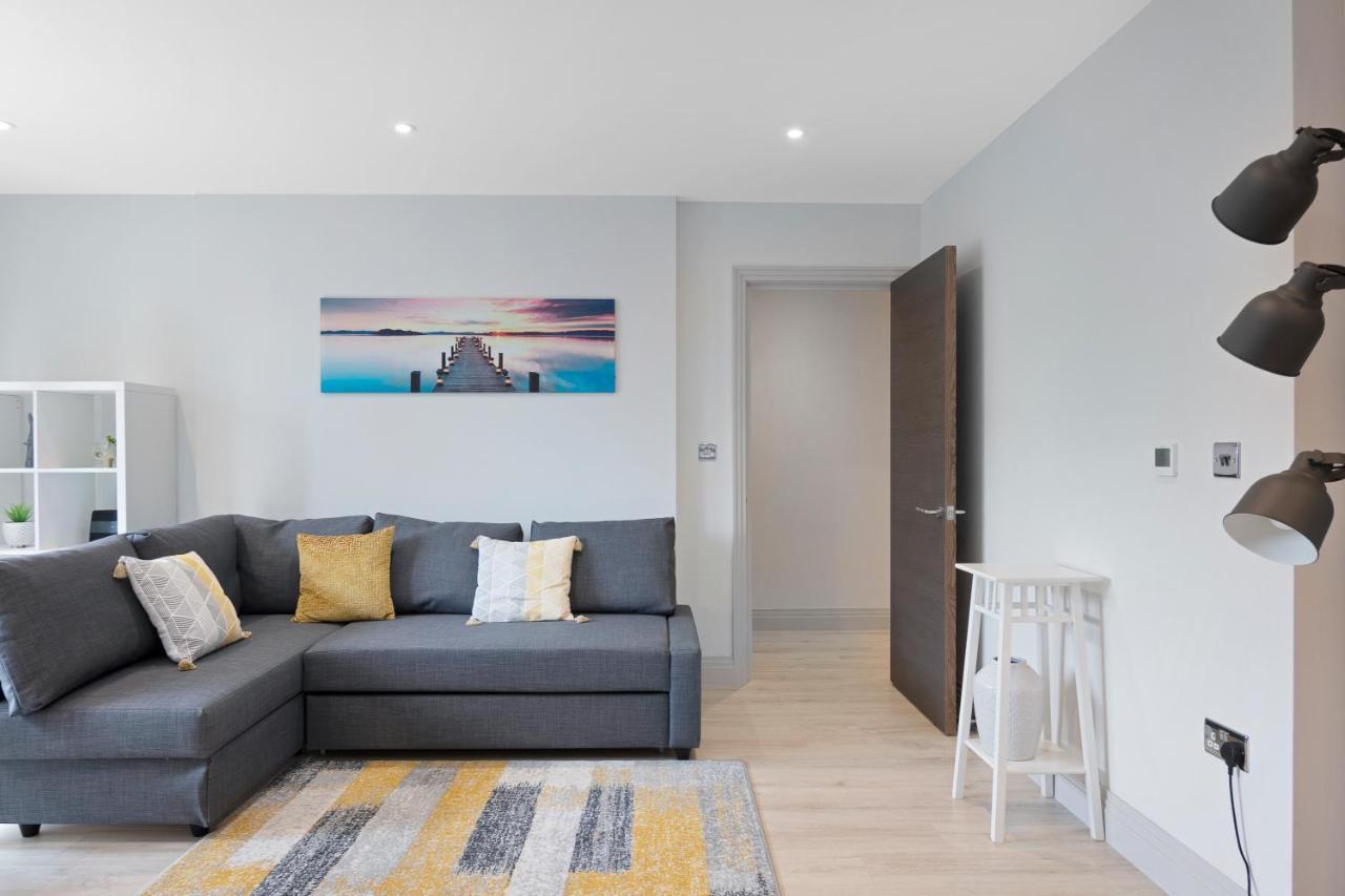 Spacious, 3 Bedroom, 2 Bathroom, Surbiton Esterno foto